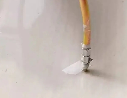 景德镇市瓷砖空鼓维修公司专业解答在瓷砖铺贴过程中，如果使用的砂料过粗（如全部使用了粗砂），可能会导致以下问题